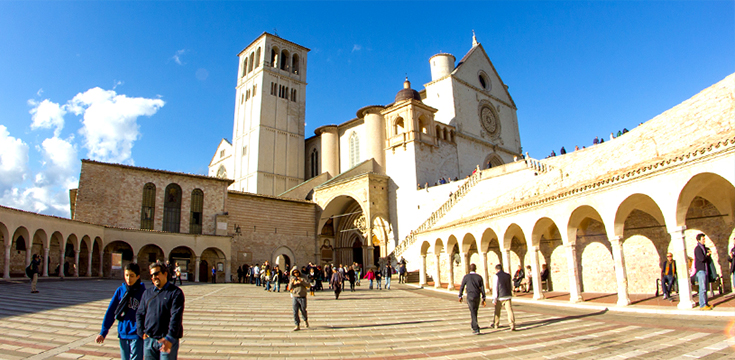 GIOVANI VERSO ASSISI